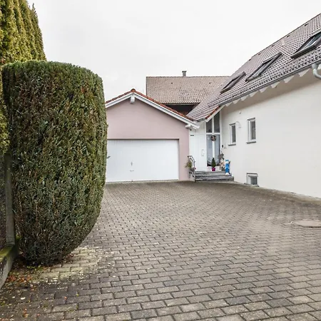 Apartment Ferienwohnung Im Gruenen Wolpertswende